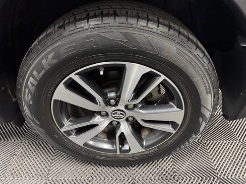 Used 2018 Toyota RAV4 XLE image 20