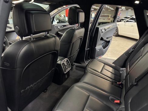 Used 2018 Porsche Macan S image 41