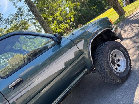 Used 1992 Toyota Pickup Deluxe image 11