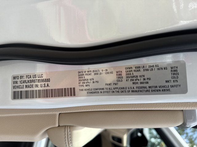 New 2026 Jeep Grand Cherokee L Limited w/ Limited Altitude Package AWD/4WD image 30