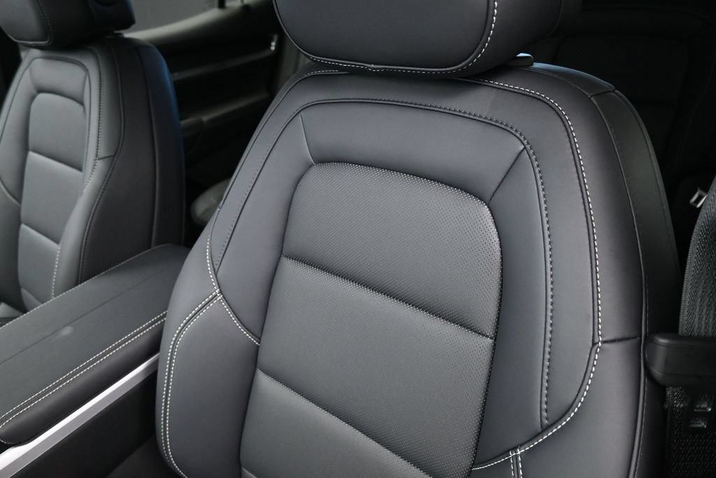 New 2027 GMC Terrain Elevation w/ Elevation Premium Package AWD/4WD image 17
