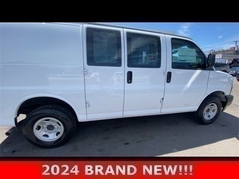 Used 2024 Chevrolet Express 2500 w/ Driver Convenience Package image 2