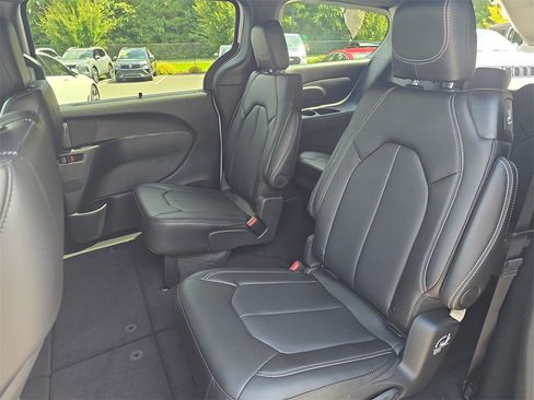 New 2026 Chrysler Voyager LX image 16
