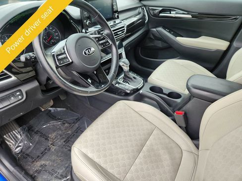 Certified 2021 Kia Seltos EX AWD/4WD image 9