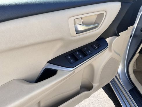 Used 2017 Toyota Camry LE image 18