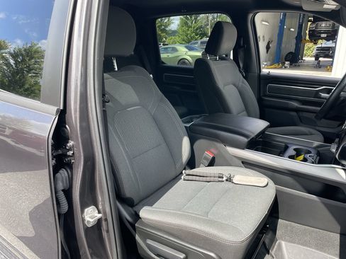 Used 2023 RAM 1500 Big Horn AWD/4WD image 40