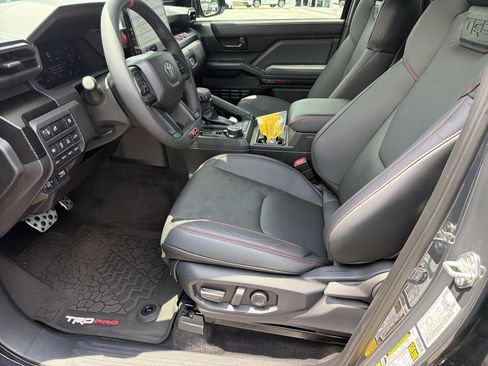 Certified 2025 Toyota Tacoma TRD Pro AWD/4WD image 19