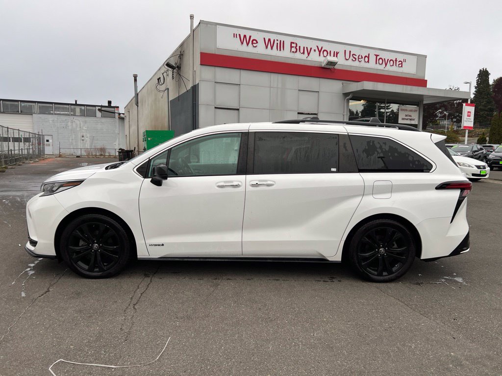 Used 2021 Toyota Sienna XSE w/ XSE Plus Package FWD image 7