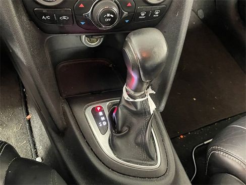 Used 2013 Dodge Dart Limited w/ Technology Group image 9