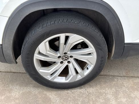 Used 2021 Volkswagen Atlas SE w/ Towing Package FWD image 17