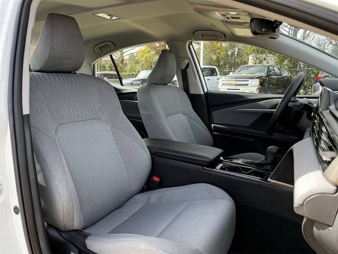 Used 2025 Toyota Camry LE image 21