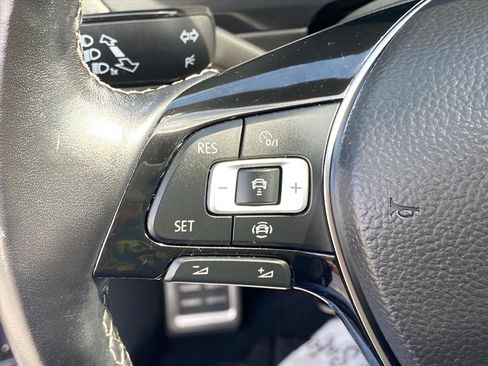 Used 2021 Volkswagen Tiguan SE R-Line AWD/4WD image 17
