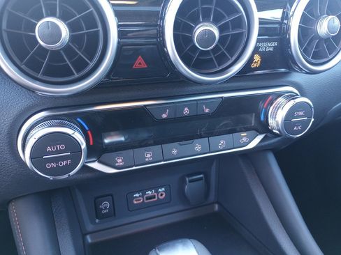 Used 2024 Nissan Sentra SR w/ SR Premium Package image 17