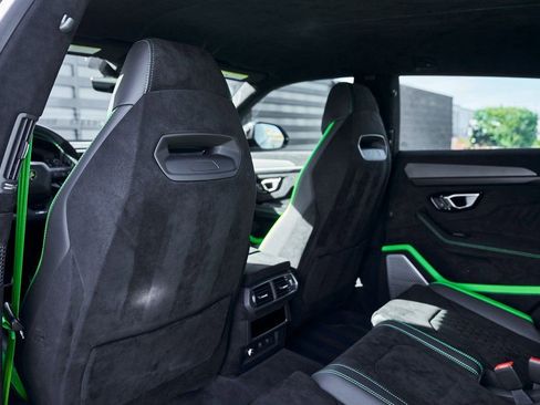 Used 2024 Lamborghini Urus Performante image 48