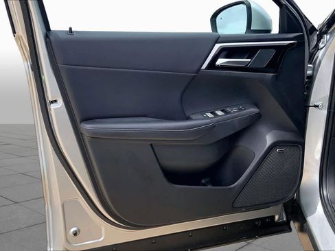 Used 2025 Mitsubishi Outlander SE FWD image 21