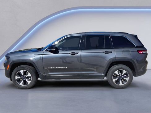 Used 2023 Jeep Grand Cherokee 4WD 4xe image 2