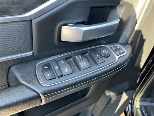 Used 2024 RAM 3500 Big Horn w/ Sport Appearance Package AWD/4WD image 32
