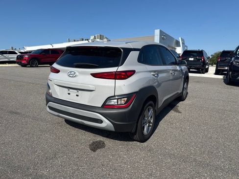 Used 2022 Hyundai Kona SE FWD image 2