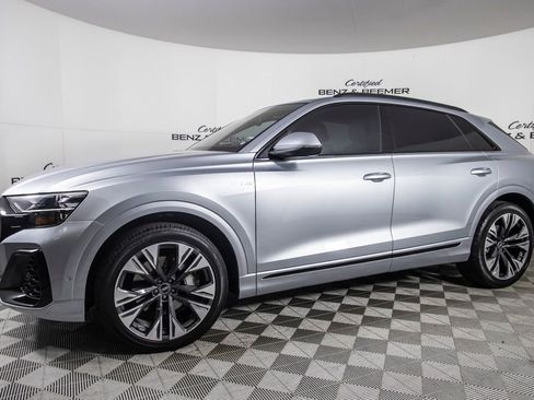 Used 2025 Audi Q8 Prestige image 8