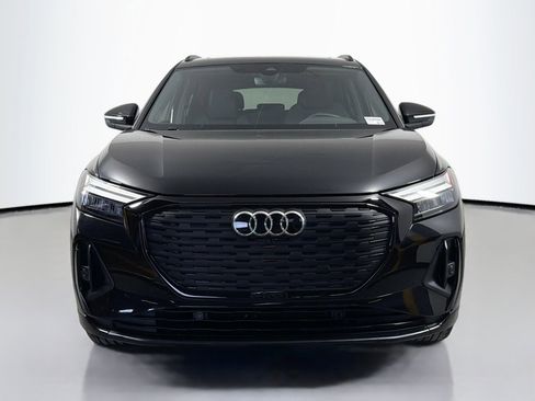 Used 2022 Audi Q4 e-tron Premium Plus image 3