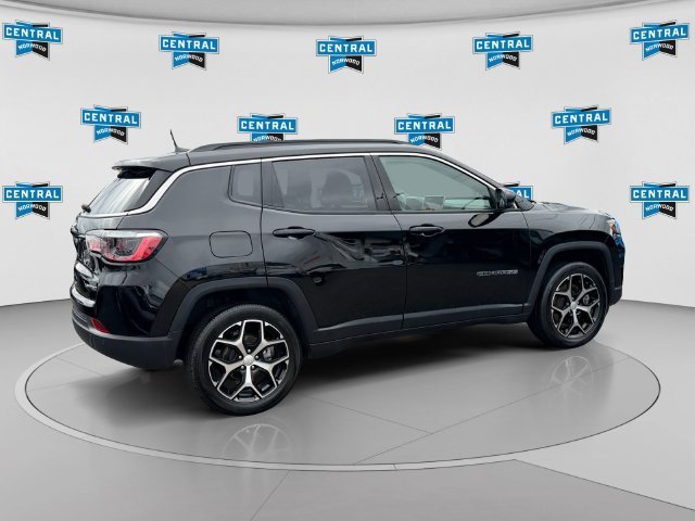 Used 2024 Jeep Compass Limited AWD/4WD image 6