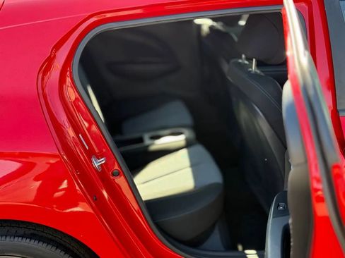 Used 2019 Hyundai Veloster 2.0 image 26