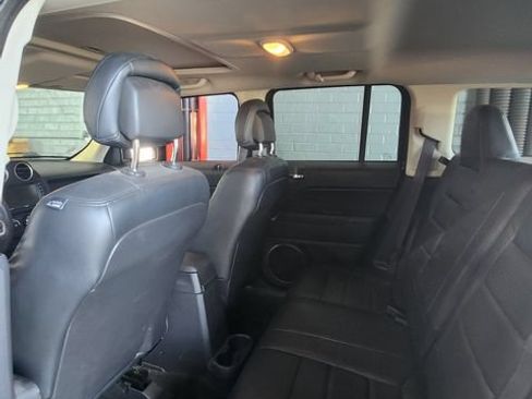 Used 2017 Jeep Patriot 75th Anniversary w/ Power Value Group AWD/4WD image 15