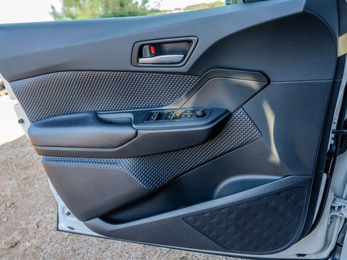 Used 2018 Toyota C-HR XLE FWD image 25