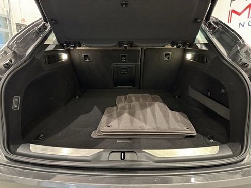 Used 2022 Maserati Levante GT image 11