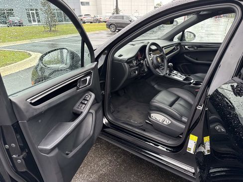 Used 2023 Porsche Macan Turbo AWD/4WD image 20