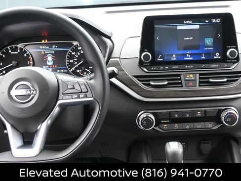 Certified 2025 Nissan Altima 2.5 SV image 13