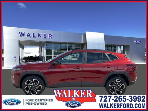 Used 2024 Chevrolet Trax RS w/ Driver Confidence Package image 1