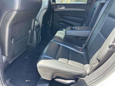 Used 2022 Jeep Grand Cherokee Limited AWD/4WD image 8