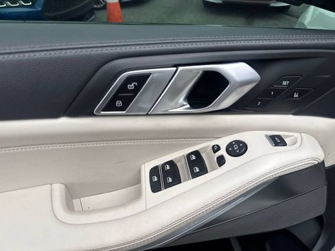 Used 2020 BMW X5 M50i w/ Premium Package AWD/4WD image 34