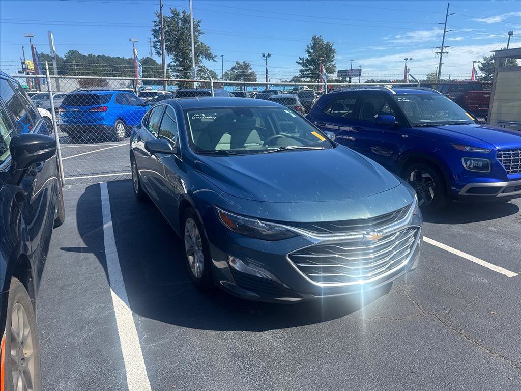 Used 2025 Chevrolet Malibu LT FWD image 1