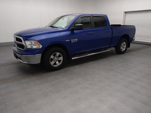 Used 2019 RAM 1500 Classic SLT AWD/4WD image 2