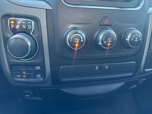 Used 2015 RAM 1500 Express AWD/4WD image 19