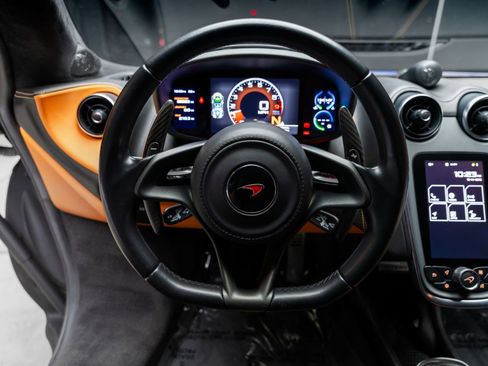 Used 2017 McLaren 570S Coupe image 6