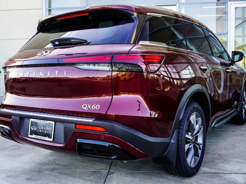 Used 2023 INFINITI QX60 Luxe w/ Performance Audio Package FWD image 12