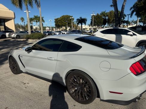 Used 2016 Ford Mustang Shelby GT350 w/ Technology Package image 5