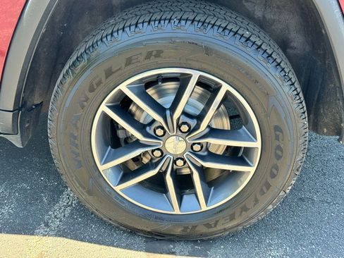 Used 2017 Jeep Grand Cherokee Limited AWD/4WD image 44