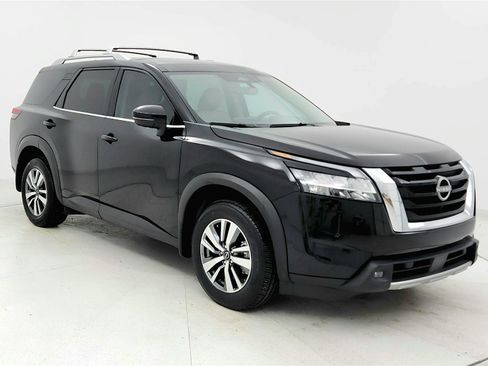 Used 2024 Nissan Pathfinder SL w/ Cargo Package FWD image 7