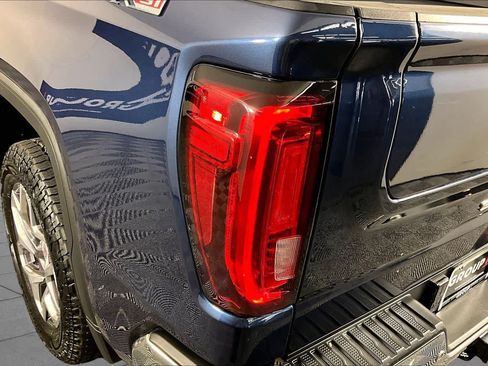 Used 2022 GMC Sierra 1500 SLT w/ SLT Premium Plus Package AWD/4WD image 27