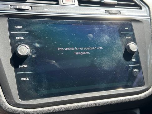 Certified 2023 Volkswagen Tiguan SE R-Line FWD image 32