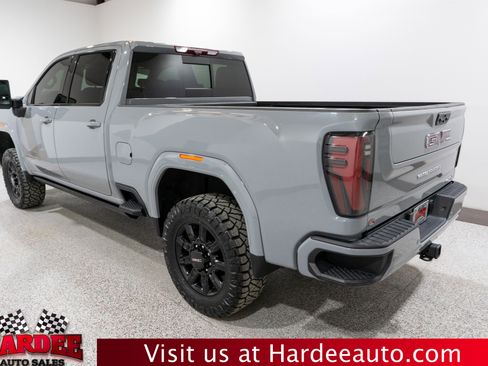 Used 2024 GMC Sierra 2500 AT4 w/ AT4 Premium Plus Package image 3