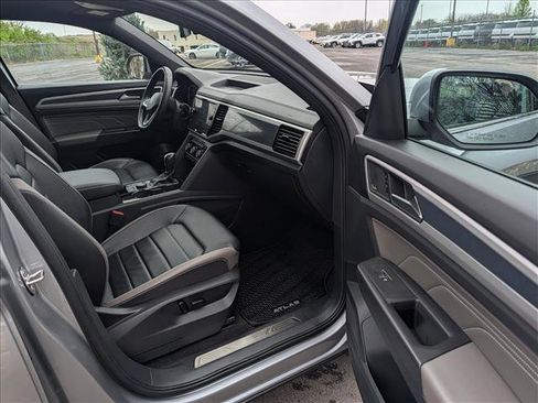 Used 2023 Volkswagen Atlas Cross Sport SEL Premium R-Line image 12