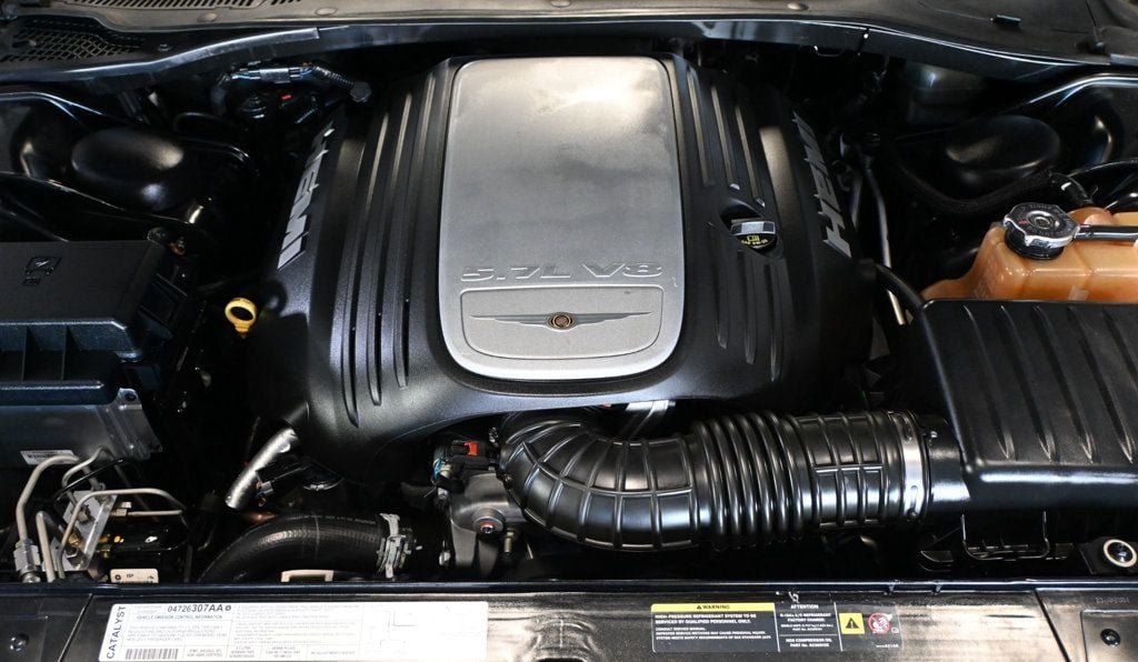 Used 2006 Chrysler 300 C w/ Protection Group II RWD image 16