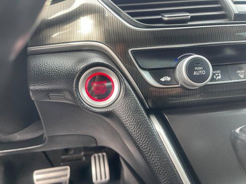 Used 2018 Honda Accord Sport image 12