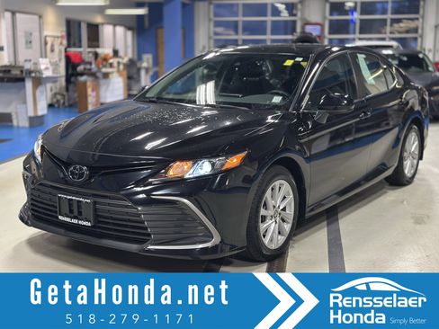 Used 2023 Toyota Camry LE image 1