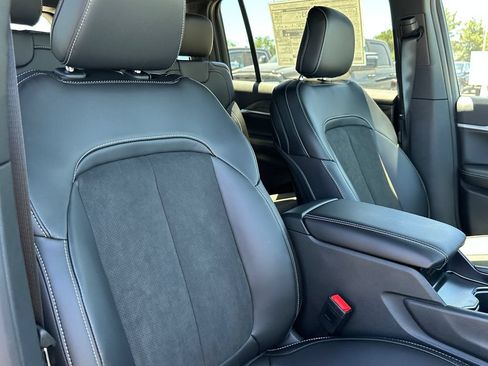 New 2026 Jeep Grand Cherokee L 2WD image 18